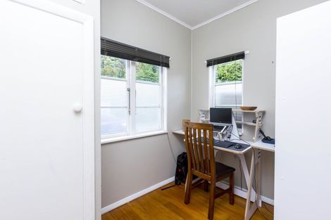 Photo of property in 96 Heretaunga Square, Silverstream, Upper Hutt, 5019