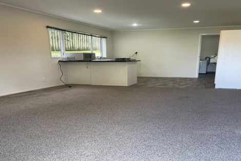 Photo of property in 3 Camilla Grove, Totara Vale, Auckland, 0629