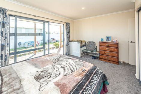 Photo of property in 12 Beaumaris Avenue, Castlecliff, Whanganui, 4501