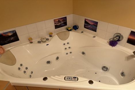 Photo of property in 292 Grandview Road, Western Heights, Hamilton, 3200