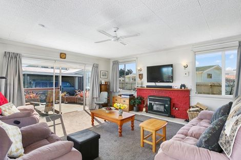 Photo of property in 122 Beach Street, Waikouaiti, 9510