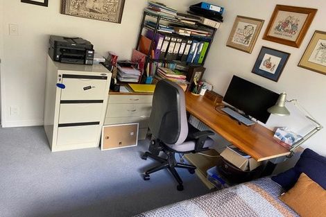 Photo of property in 20 Landsdowne Terrace, Karori, Wellington, 6012