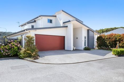 Photo of property in 8d Glen Iris Grove, Woburn, Lower Hutt, 5010