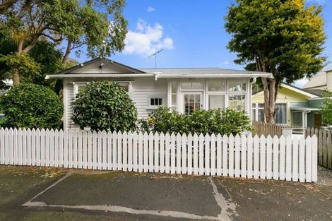 Photo of property in 6 Kowhai Street, Eastbourne, Lower Hutt, 5013