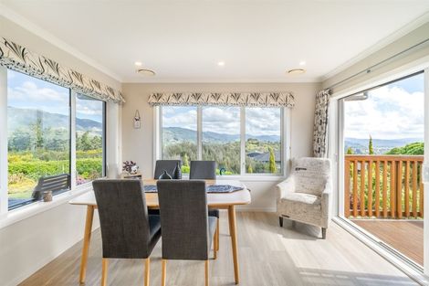 Photo of property in 1 Valley View Way, Timberlea, Upper Hutt, 5018