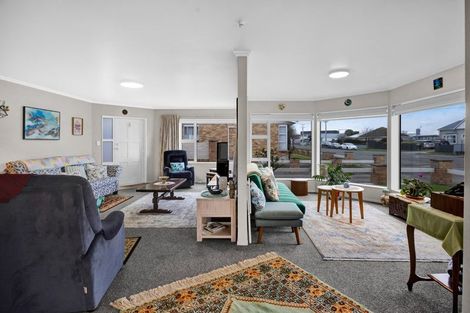 Photo of property in 11 Grey Street, Hawera, 4610