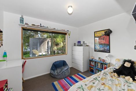 Photo of property in 300 Forest Hill Road, Waiatarua, Auckland, 0612