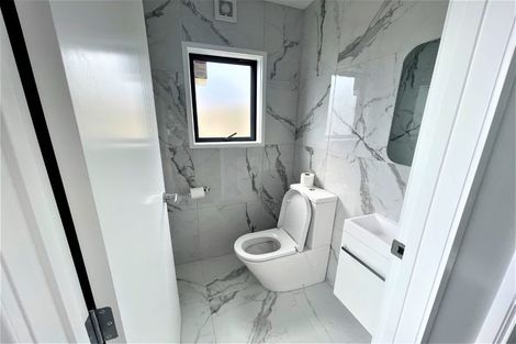 Photo of property in 14 Bonnard Place, West Harbour, Auckland, 0618