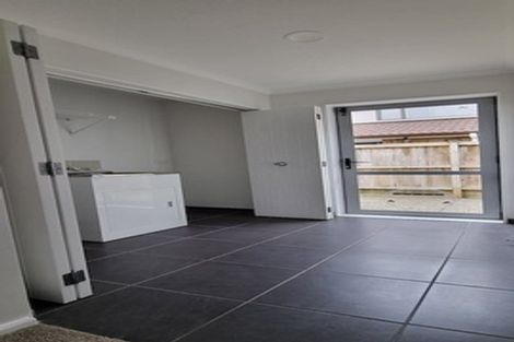 Photo of property in 23 Cambrian Crescent, Flat Bush, Auckland, 2016