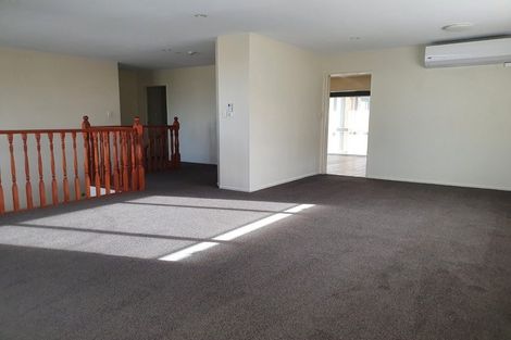 Photo of property in 3 Boeing Place, Goodwood Heights, Auckland, 2105