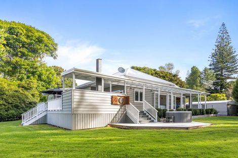 Photo of property in 376 Taiapa Road, Muriwai, Waimauku, 0881