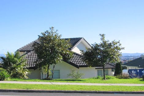 Photo of property in 63 Goodwood Drive, Goodwood Heights, Auckland, 2105