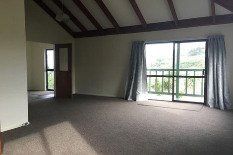 Photo of property in 10 Tullamore Way, Johnsonville, Wellington, 6037