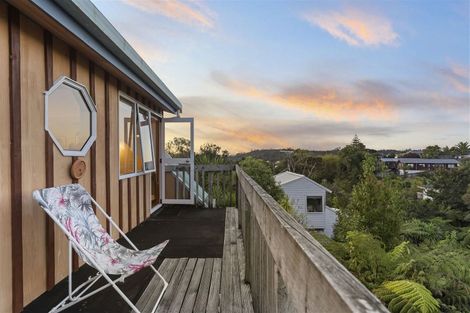Photo of property in 1/51 Aeroview Drive, Beach Haven, Auckland, 0626