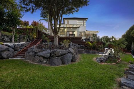 Photo of property in 5 Oakford Park Crescent, Greenhithe, Auckland, 0632