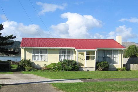Photo of property in 29 Whanga Crescent, Titahi Bay, Porirua, 5022
