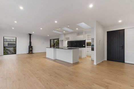 Photo of property in 1 Rangitoto View Road, Cockle Bay, Auckland, 2014