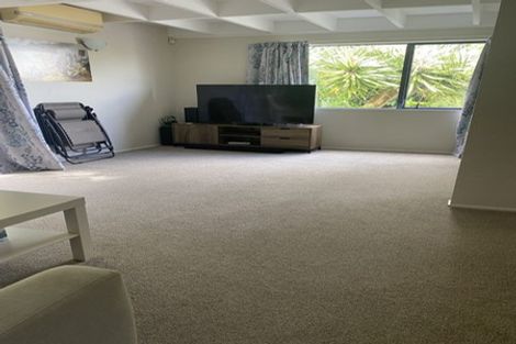 Photo of property in 2/147 Spinella Drive, Bayview, Auckland, 0629