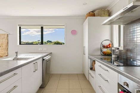 Photo of property in 5 Caldera Crescent, Pyes Pa, Tauranga, 3112