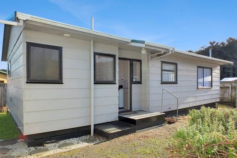 Photo of property in 16 Cousins Avenue East, Foxton Beach, Foxton, 4815
