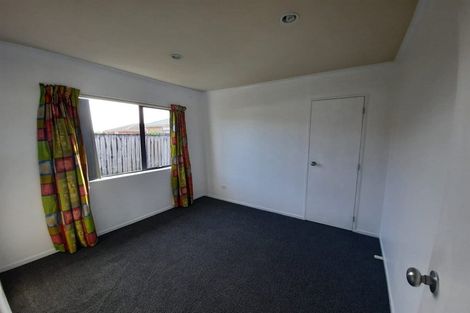 Photo of property in 4 Ettrick Lane, Papakura, 2110