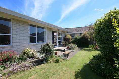 Photo of property in 1/18 Sawtell Place, Northcote, Christchurch, 8052