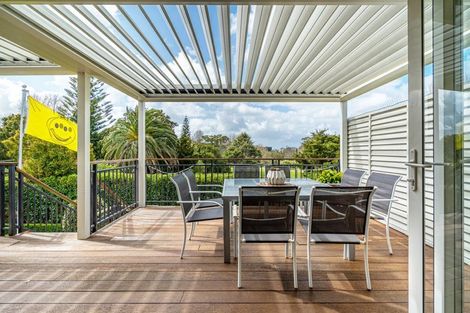 Photo of property in 34 Marywil Crescent, Hillcrest, Auckland, 0627