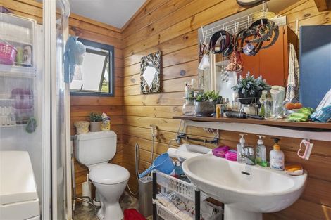 Photo of property in 11 Paragon Avenue, Beach Haven, Auckland, 0626