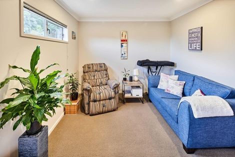 Photo of property in 4 Acheron Road, Paremata, Porirua, 5026