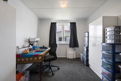 Photo of property in 19 Shamrock Street, Levin, 5510