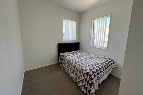 Photo of property in 10 Aeronautic Road, Takanini, 2112