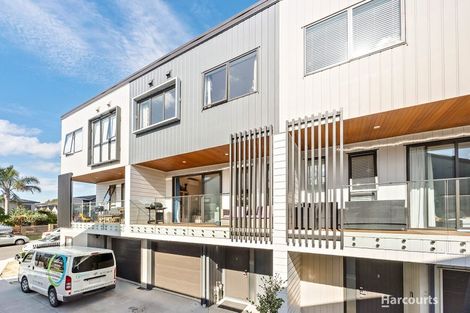 Photo of property in 2/5 Ayr Road, Pakuranga, Auckland, 2010