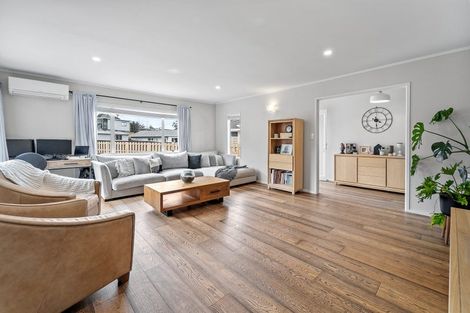 Photo of property in 287d Vipond Road, Stanmore Bay, Whangaparaoa, 0932