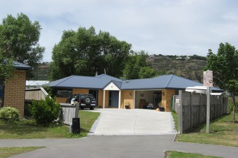 Photo of property in 72 Laing Crescent, Heathcote Valley, Christchurch, 8022