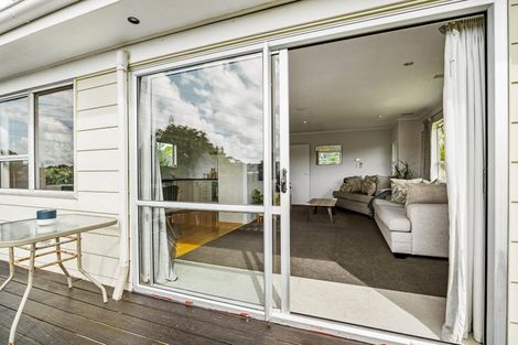 Photo of property in 16 Arlette Place, Massey, Auckland, 0614