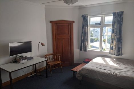 Photo of property in 17 Hargreaves Street, Mount Cook, Wellington, 6021