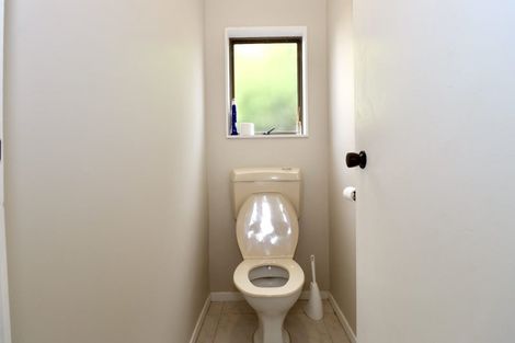 Photo of property in 1/5 Rosca Lane, Sunnyhills, Auckland, 2010