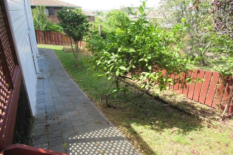 Photo of property in 1/4 Fairbanks Place, Glendene, Auckland, 0602