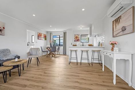 Photo of property in 2/17 Kent Road, Manurewa, Auckland, 2102