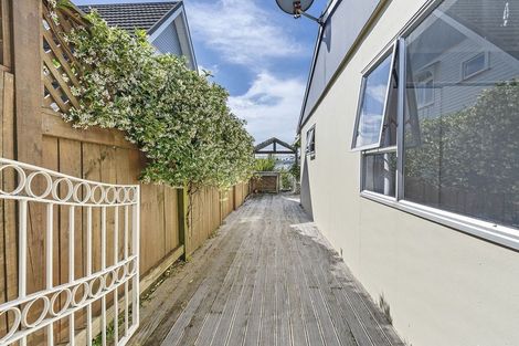 Photo of property in 14 Rainsford Street, Moturoa, New Plymouth, 4310