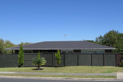 Photo of property in 114 Beach Road, Castor Bay, Auckland, 0620