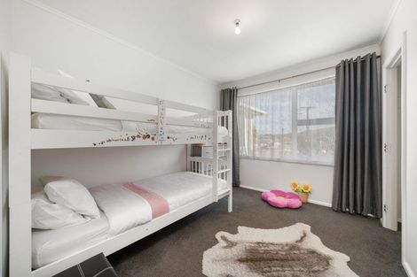 Photo of property in 10 Birman Place, Cannons Creek, Porirua, 5024
