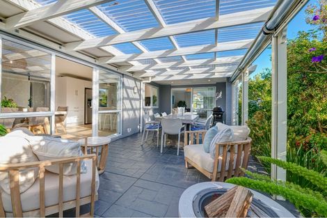 Photo of property in 19 Esther Place, Red Beach, 0932