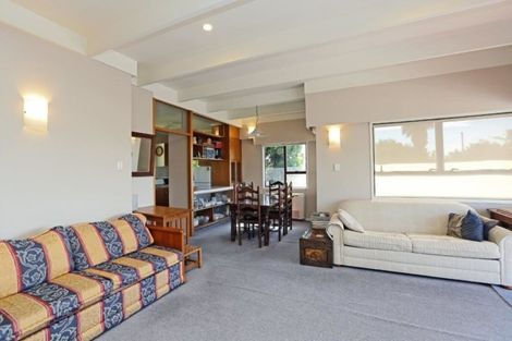 Photo of property in 2/140 Te Mata Road, Havelock North, 4130