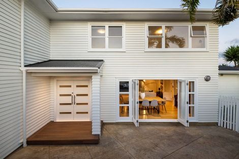 Photo of property in 22 Eversleigh Road, Belmont, Auckland, 0622