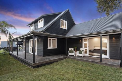 Photo of property in 3b Shiloh Way, Greenhithe, Auckland, 0632