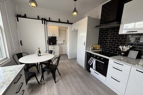 Photo of property in 10a Hereford Street, West End, Palmerston North, 4410