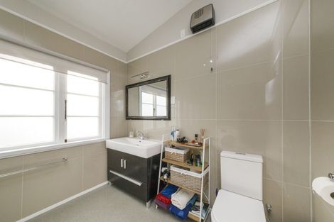 Photo of property in 16 Aorangi Street, Feilding, 4702