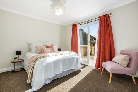 Photo of property in 27 Sunny Grove, Wainuiomata, Lower Hutt, 5014