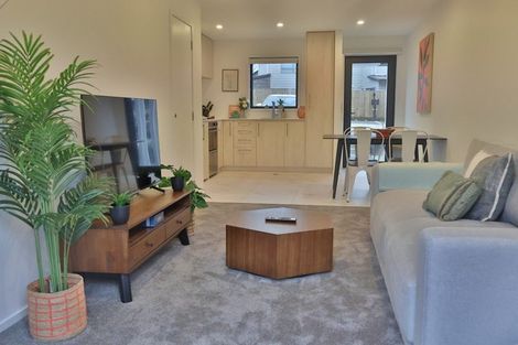 Photo of property in 2/23 Awaroa Road, Sunnyvale, Auckland, 0612